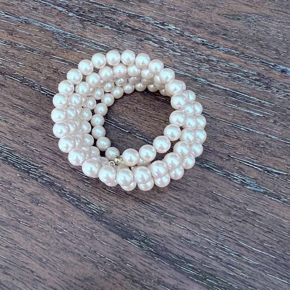 Pearl wrap bracelet